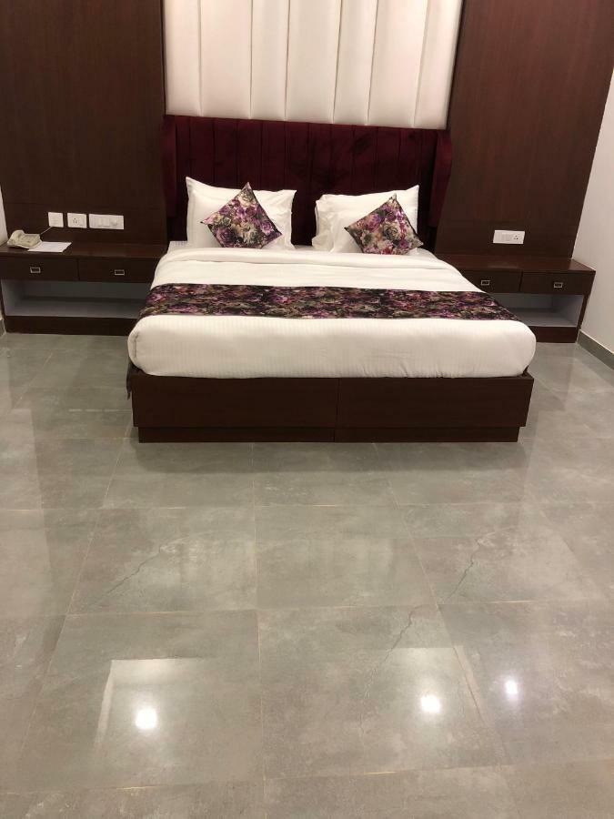 Royal Imperio Ξενοδοχείο Faridabad Εξωτερικό φωτογραφία